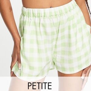 💚 ASOS Heartbreak Petite Shorts🤍